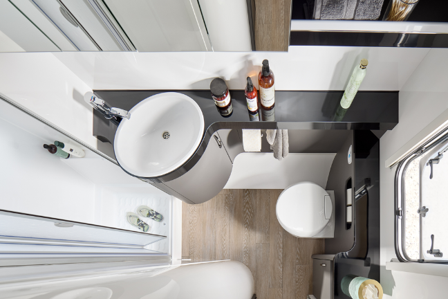 Is een caravan indeling met badkamer écht noodzakelijk?