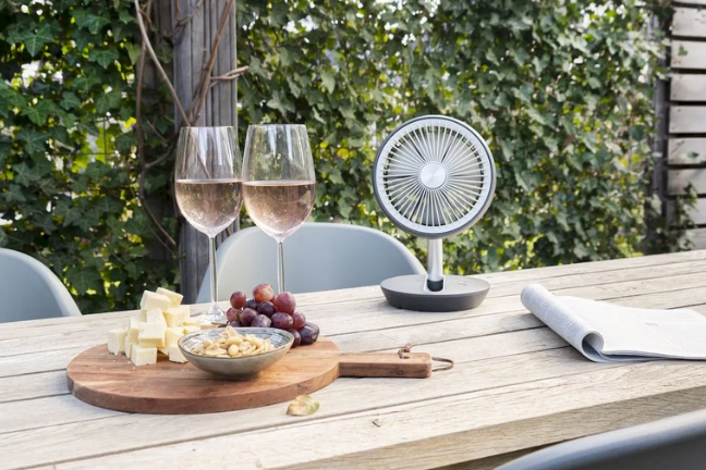 Hoe kan ik mijn caravan koel houden zonder airco?