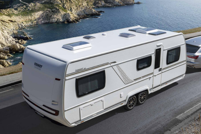 Hoe ziet u het verschil tussen een aluminium dak en een GFK-dak?