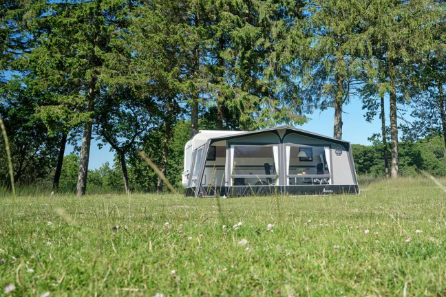 Voortent, luifel of opblaasbare voortent? De voor- en nadelen op een rij!