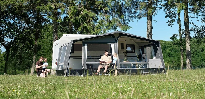 Isabella voortent Commodore Etna