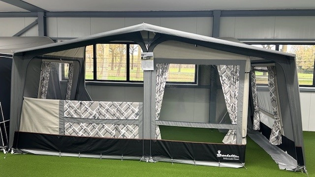 Isabella Ambassador Dawn SHOWMODEL